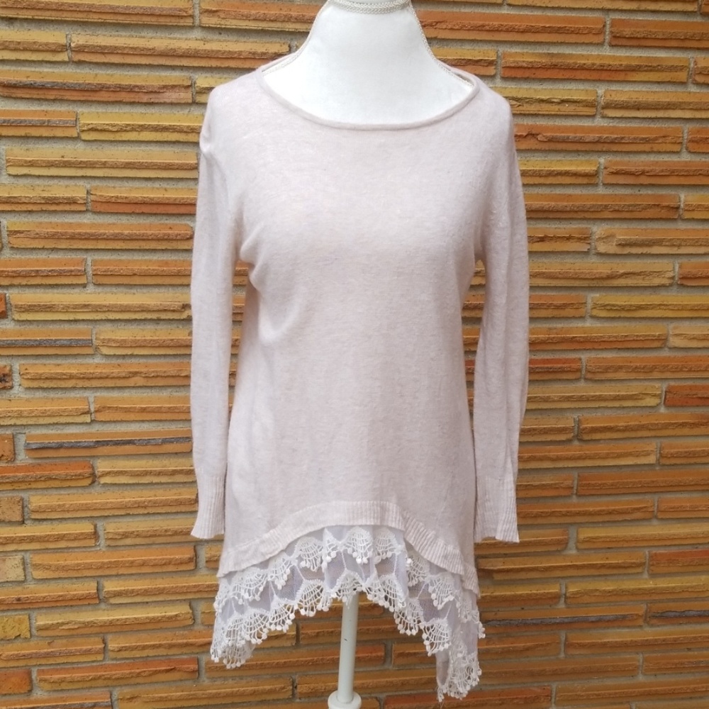 LF top with lace detail size s/m